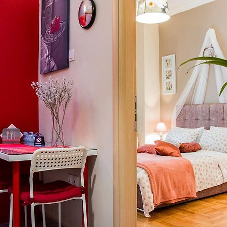 City Stay Close To The Metro A Charming Flat Атина Екстериор снимка