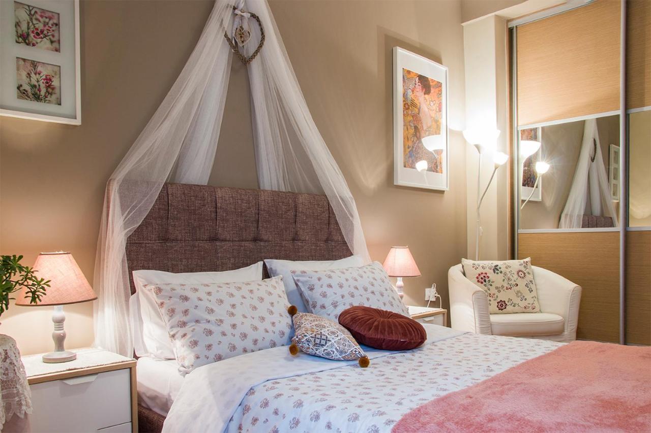 City Stay Close To The Metro A Charming Flat Атина Екстериор снимка