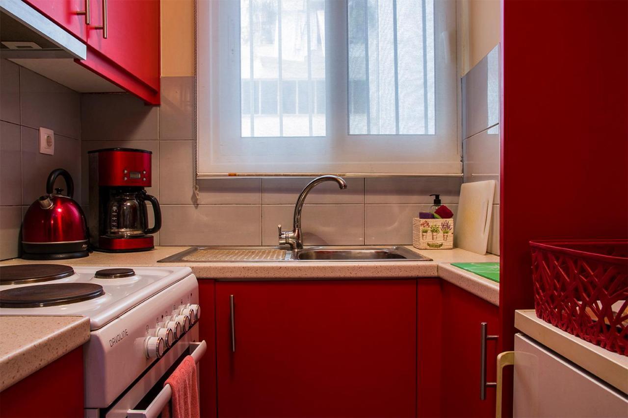 City Stay Close To The Metro A Charming Flat Атина Екстериор снимка