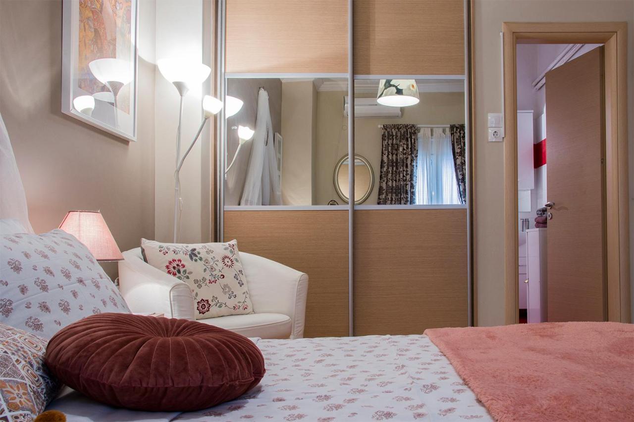 City Stay Close To The Metro A Charming Flat Атина Екстериор снимка