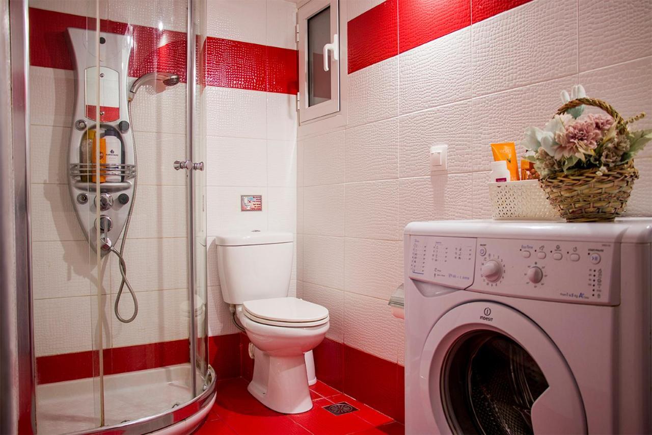 City Stay Close To The Metro A Charming Flat Атина Екстериор снимка