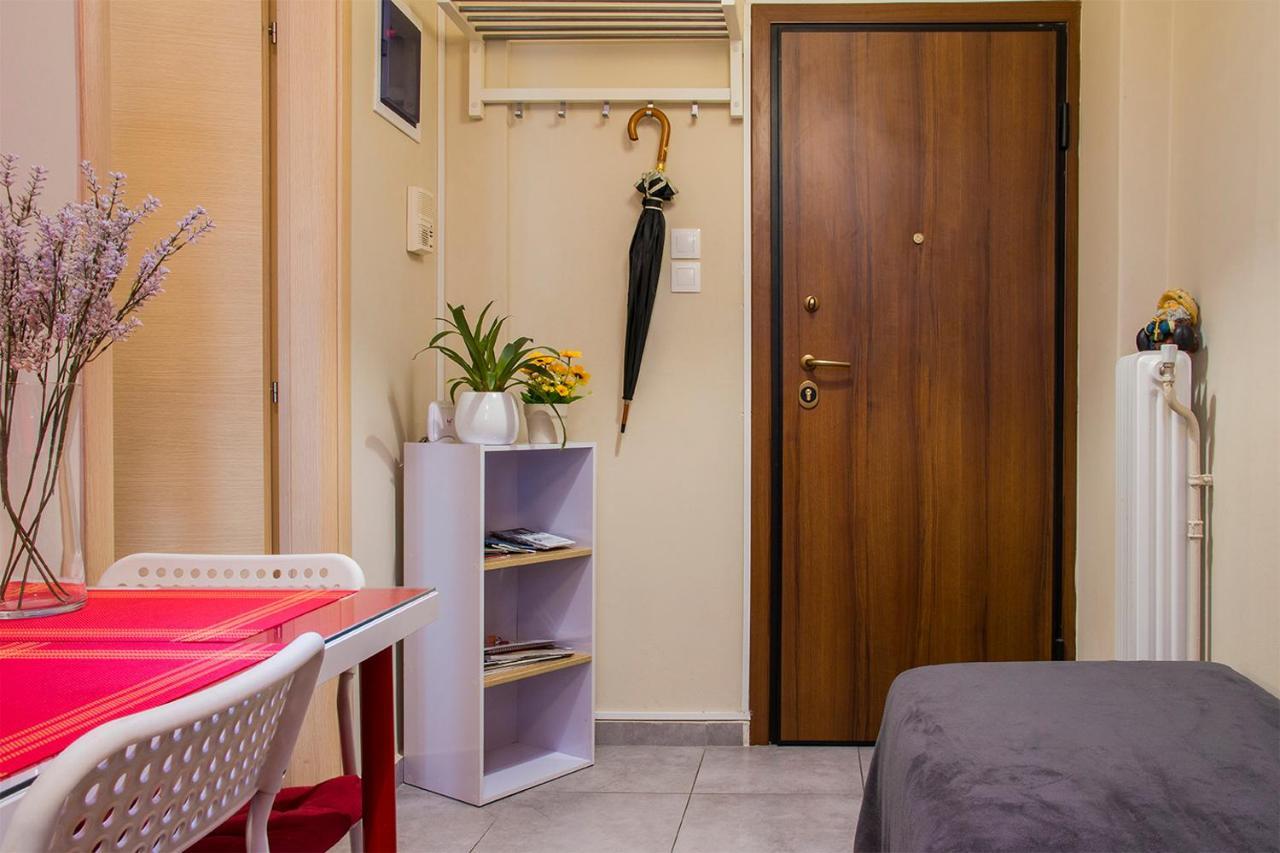 City Stay Close To The Metro A Charming Flat Атина Екстериор снимка
