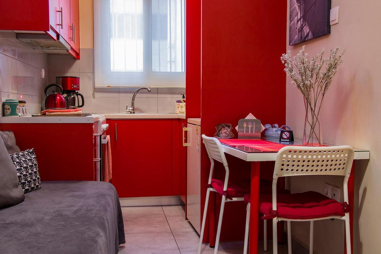 City Stay Close To The Metro A Charming Flat Атина Екстериор снимка