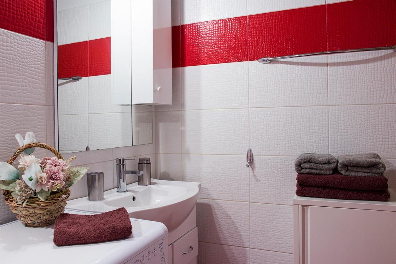 City Stay Close To The Metro A Charming Flat Атина Екстериор снимка